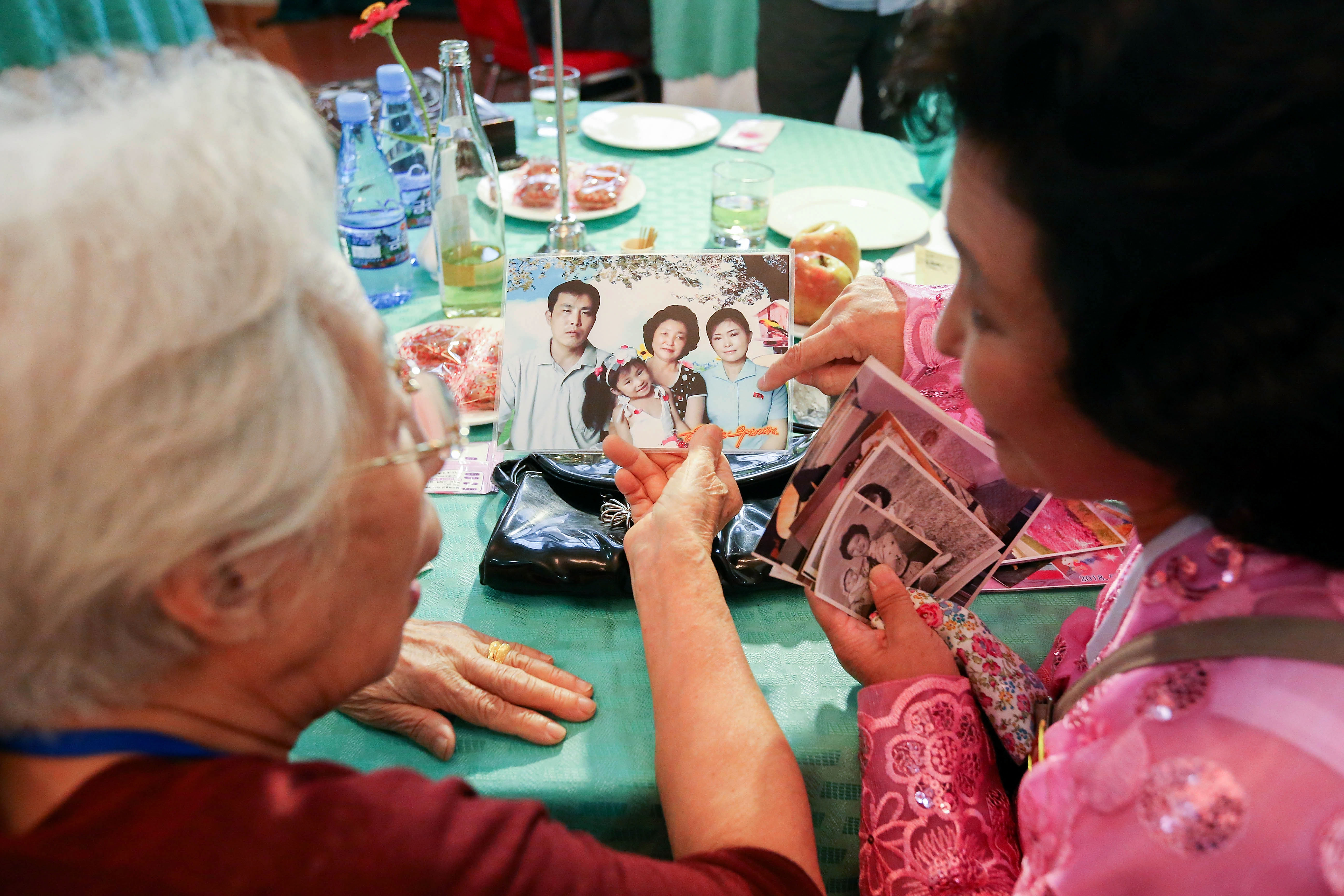 Familias de Corea del Norte y del Sur pudieron reunirse luego de 65 años