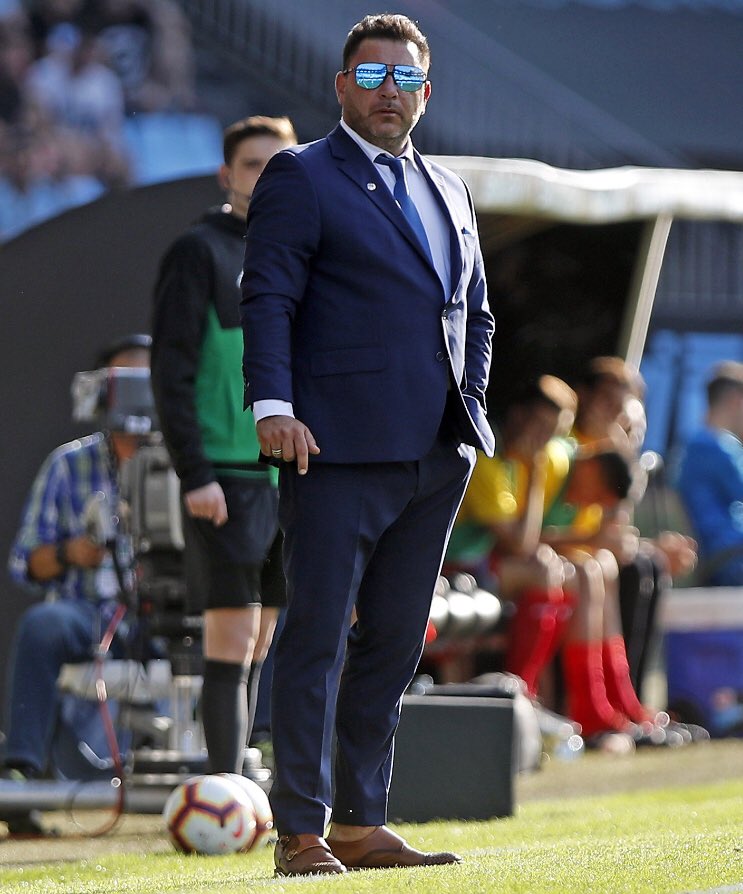 Antonio Mohamed Y Su Outfit Con El Celta Que Hizo Explotar Twitter