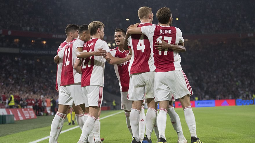 ¡Bye Ochoa! Ajax goleó al Standard Lieja y los deja sin Champions League