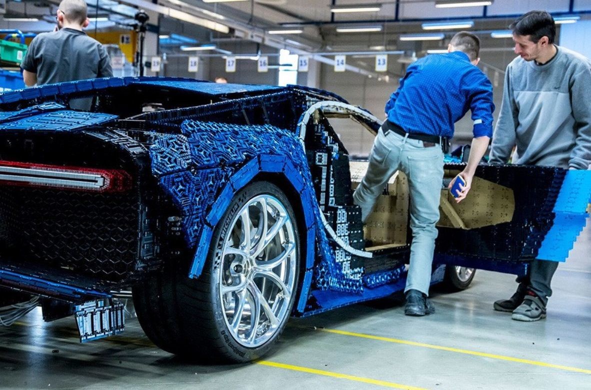 ¡Lego lanza una réplica exacta de un Bugatti Chiron que sí funciona!