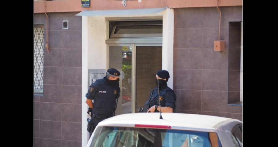 Cateo en domicilio de agresor en Cornella, Barcelona