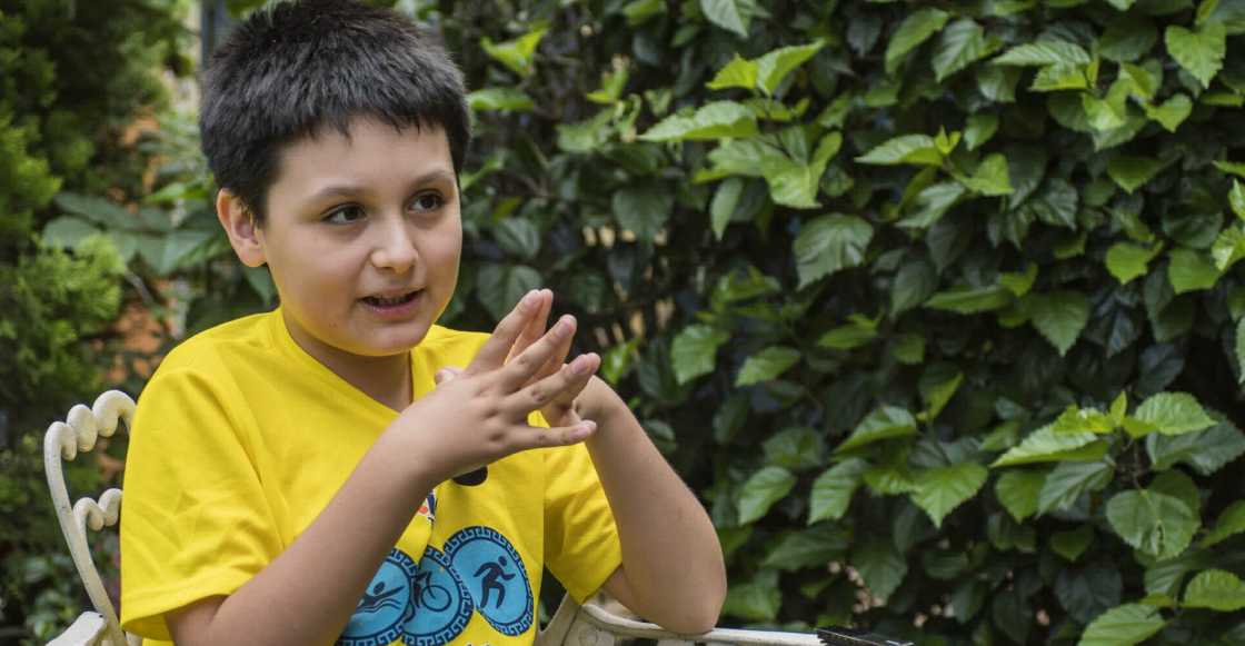 Niño que entró a la UNAM le pide a AMLO no cometer errores