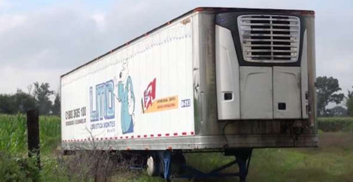 Tráiler con 157 cuerpos deambula en Jalisco, gobierno dice 'es por falta de espacio'