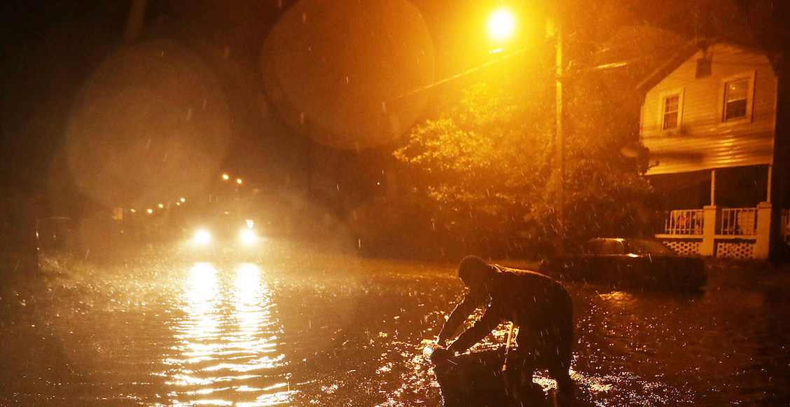 Entre inundaciones y operativos, Florence toca tierra en Carolina del Norte