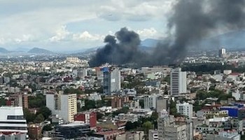 Se registra fuerte incendio en la colonia Doctores, en CDMX