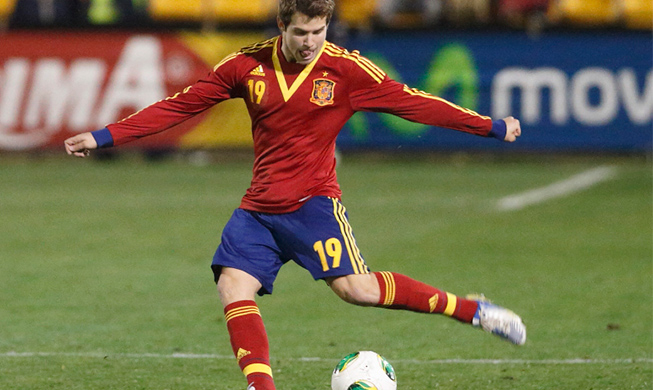 Heredaron dorsales de Iniesta, Piqué y Silva en la Selección de España