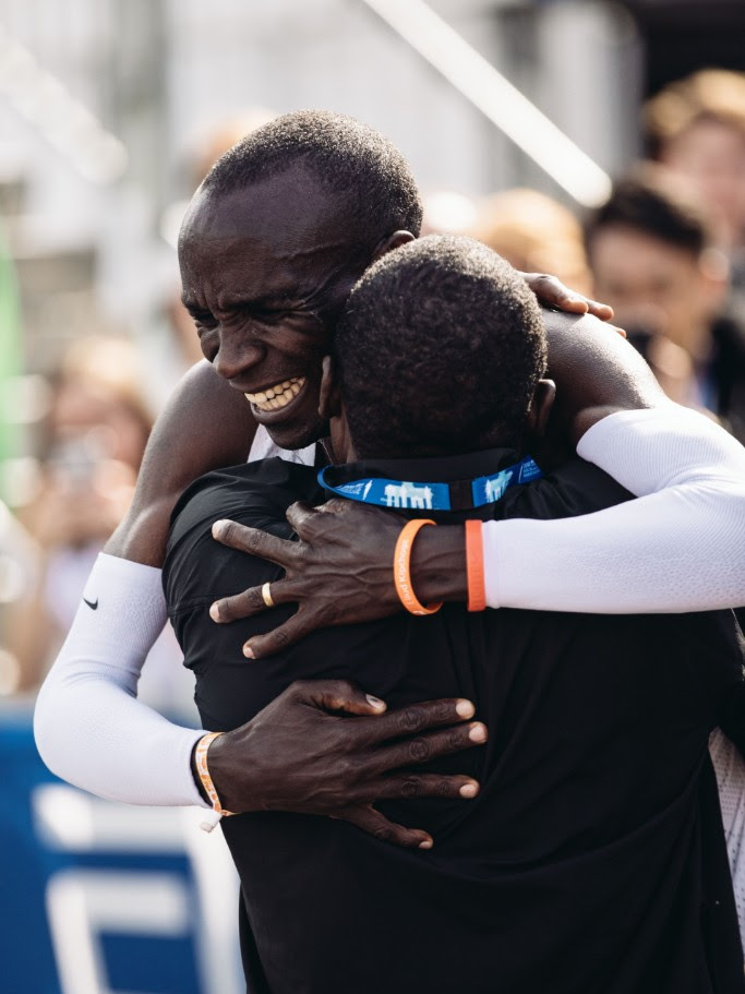 Eliud Kipchoge: El hombre que venció la velocidad de la luz en Berlín