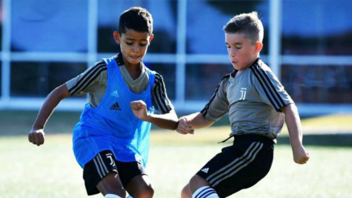 ¡Tiembla Europa! Aquí el espectacular doblete de Cristiano Ronaldo Jr