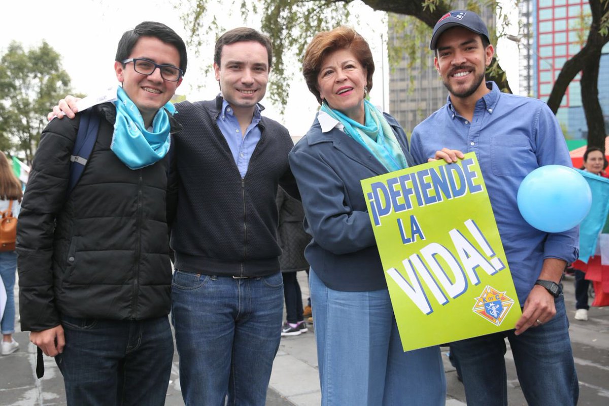 "El PAN es un partido humanista que defiende la dignidad de todas las personas. Hoy acompañé a grupos de la sociedad civil que se manifestaron a favor de la vida, de los derechos humanos y de generar alternativas para el desarrollo integral de las mujeres"