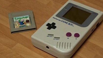 nintendo-patenta-funda-convierte-smartphone-game-boy