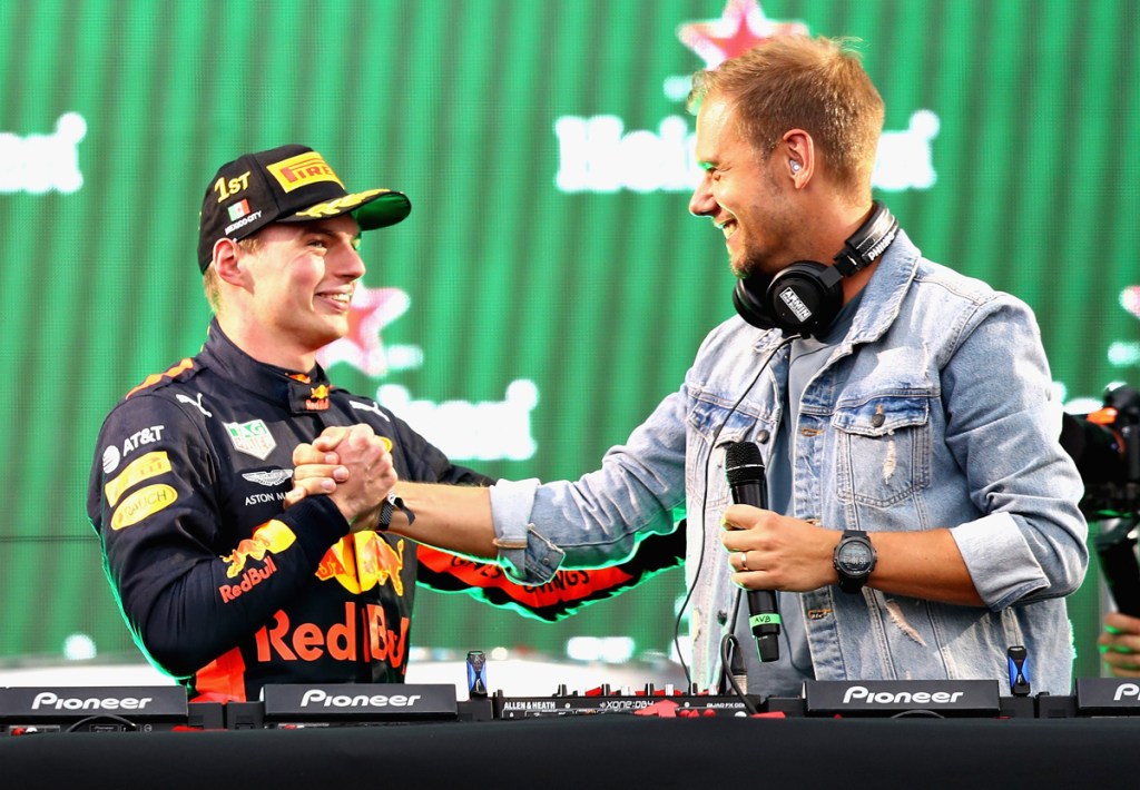 Max Verstappen y Armin Van Buuren