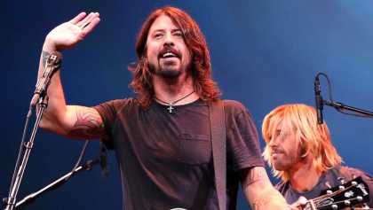 There goes my hero: ¡Dave Grohl invita a un niño ciego al escenario!