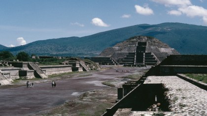 ¡Wow! Debajo de la Pirámide de la Luna hay una cámara y un túnel: INAH