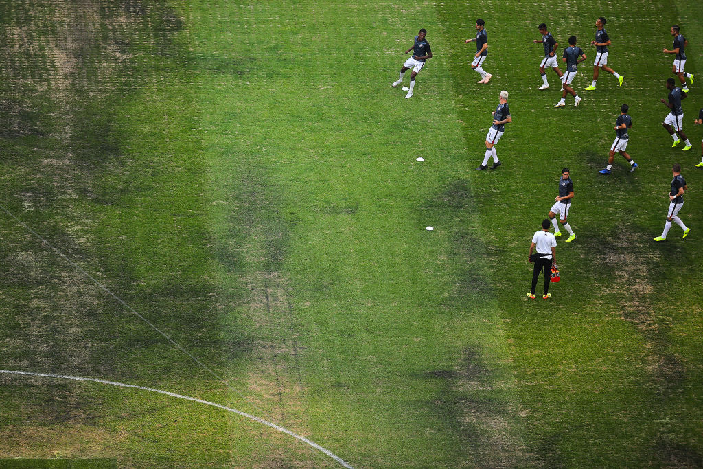 ¿Y así querían jugar? Así lucía la cancha del Estadio Azteca para el partido de la NFL