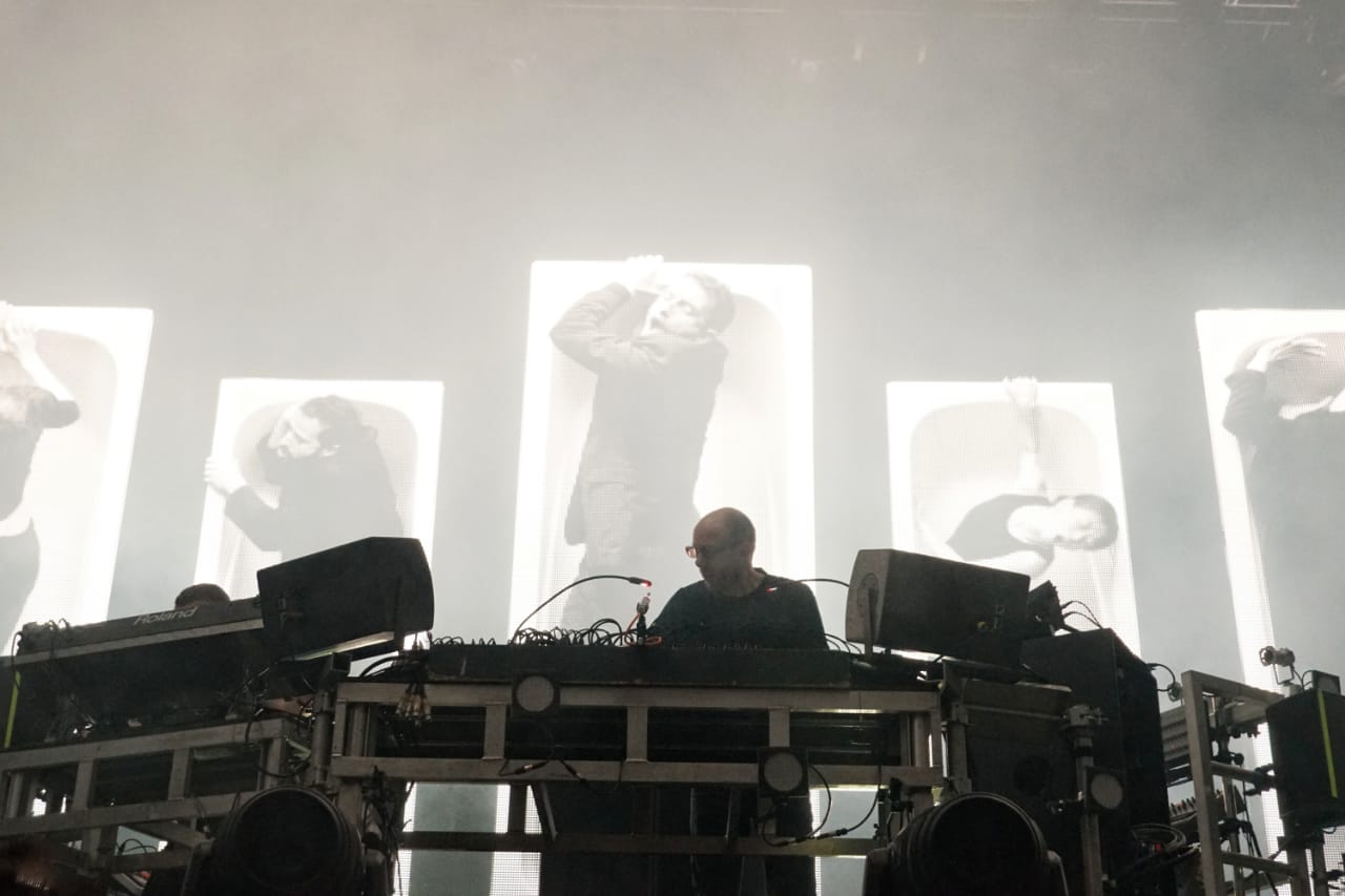 The Chemical Brothers fueron perfección en el Corona Capital 2018... pero en el escenario incorrecto