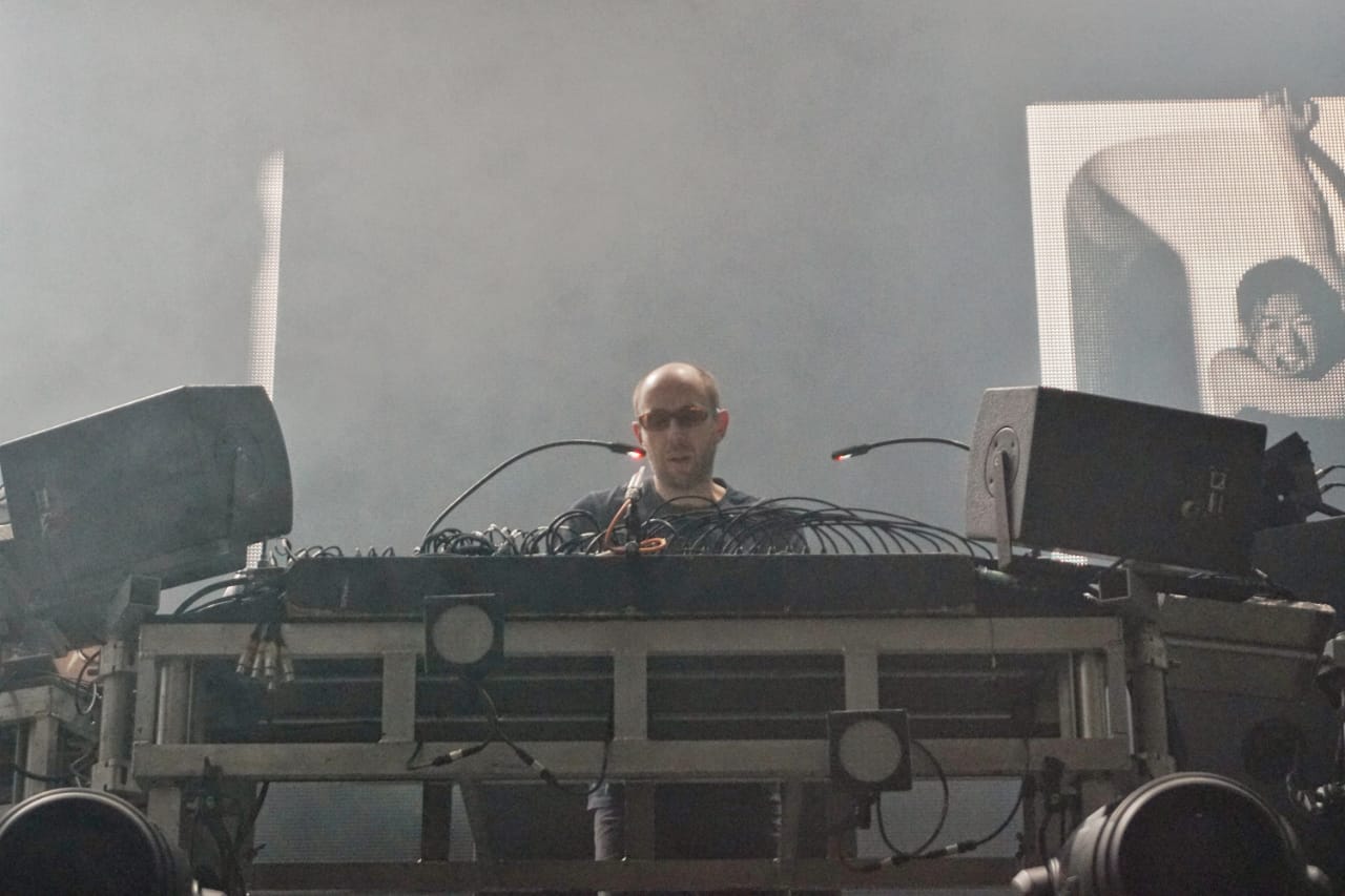 The Chemical Brothers fueron perfección en el Corona Capital 2018... pero en el escenario incorrecto