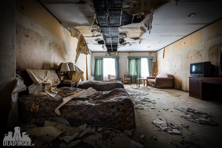 Las fotos que muestran el hotel abandonado más grande de Japón 