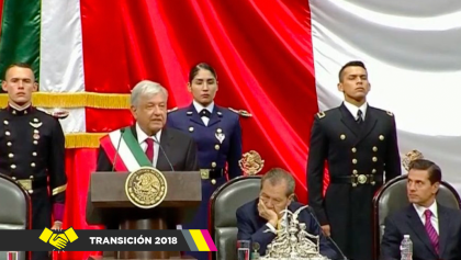 '¡Justicia!' El grito de los 43 por Ayotzinapa irrumpe en el discurso de AMLO