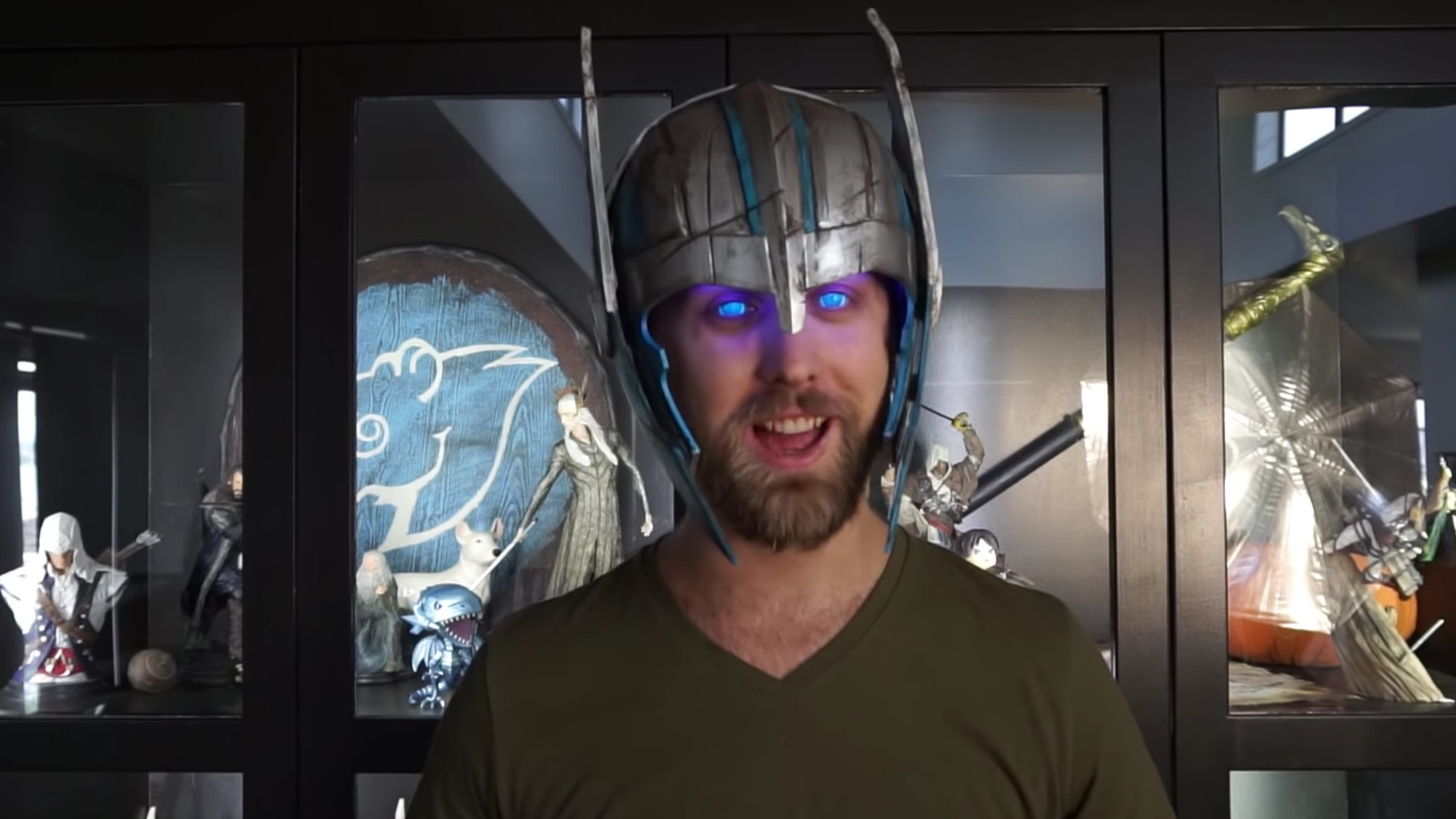 cosplayer-crea-casco-thor-ojos-brillantes-instrucciones