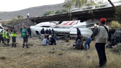 Volcadura de camión en San Luis Potosí deja al menos 9 muertos