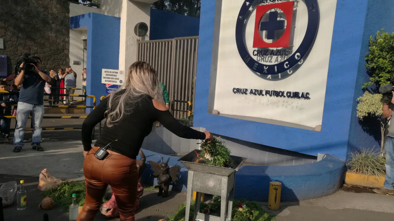 ¡Ya es suyo! Bruja Zulema habría quitado hechizo a Cruz Azul que le impedía ser Campeón