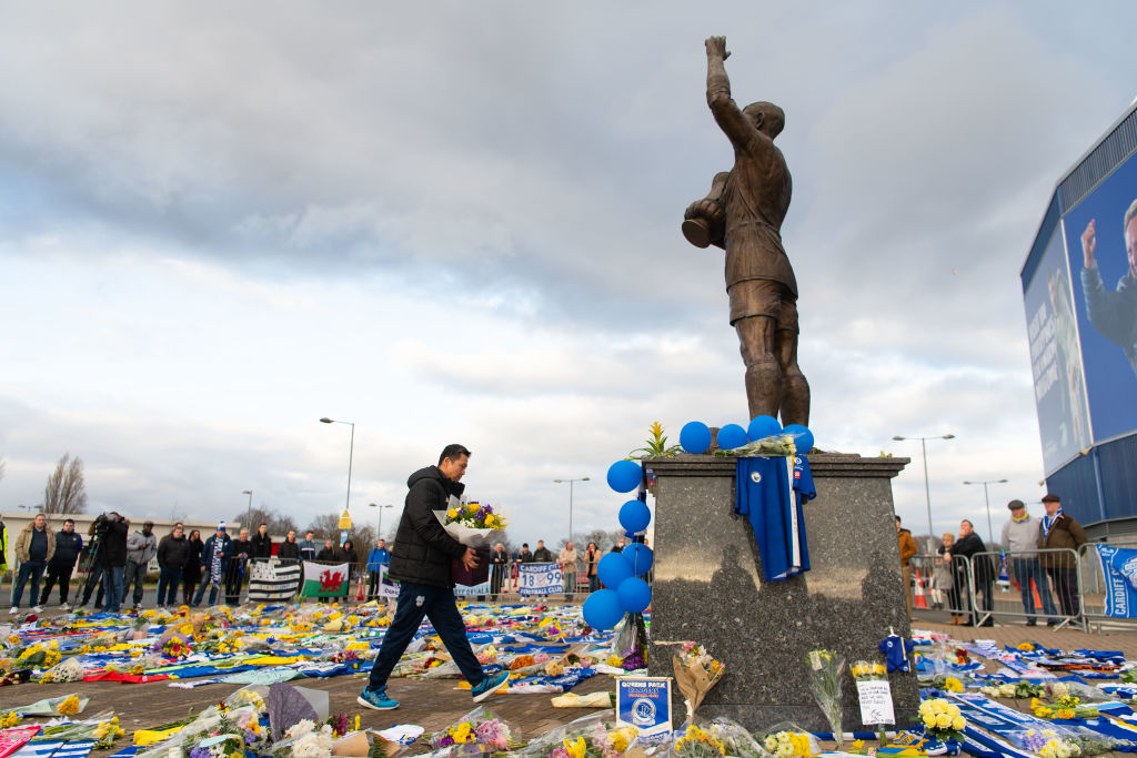 Fanáticos del Cardiff y Arsenal le rendirán homenaje a Emiliano Sala con un distintivo