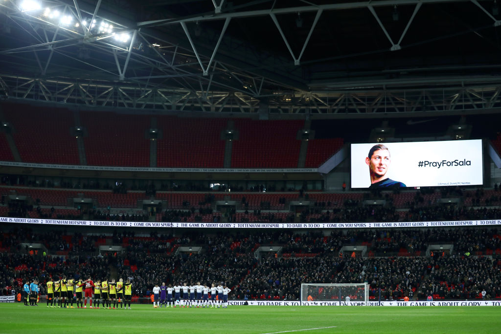 Jugadores del Cardiff tienen miedo a volar en avión tras desaparición de Emiliano Sala