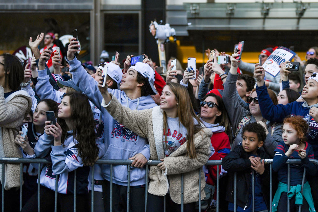 ¡Ah no bueeno! Fans de los Patriots protagonizan pelea en festejos por el Super Bowl