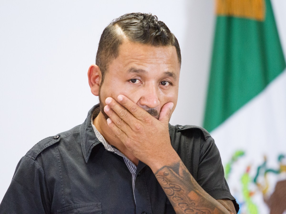 CIUDAD DE MÉXICO, 07FEBRERO2019.- El sub secretario Zoé Robledo, despues de una reunión con Pedro César Carrizalez, alias el Mijis, diputado local por San Luis Potosí, explicaron la vigilancia para el legislador y su familia. Esta tarde e la Secretaría de Gobernación.