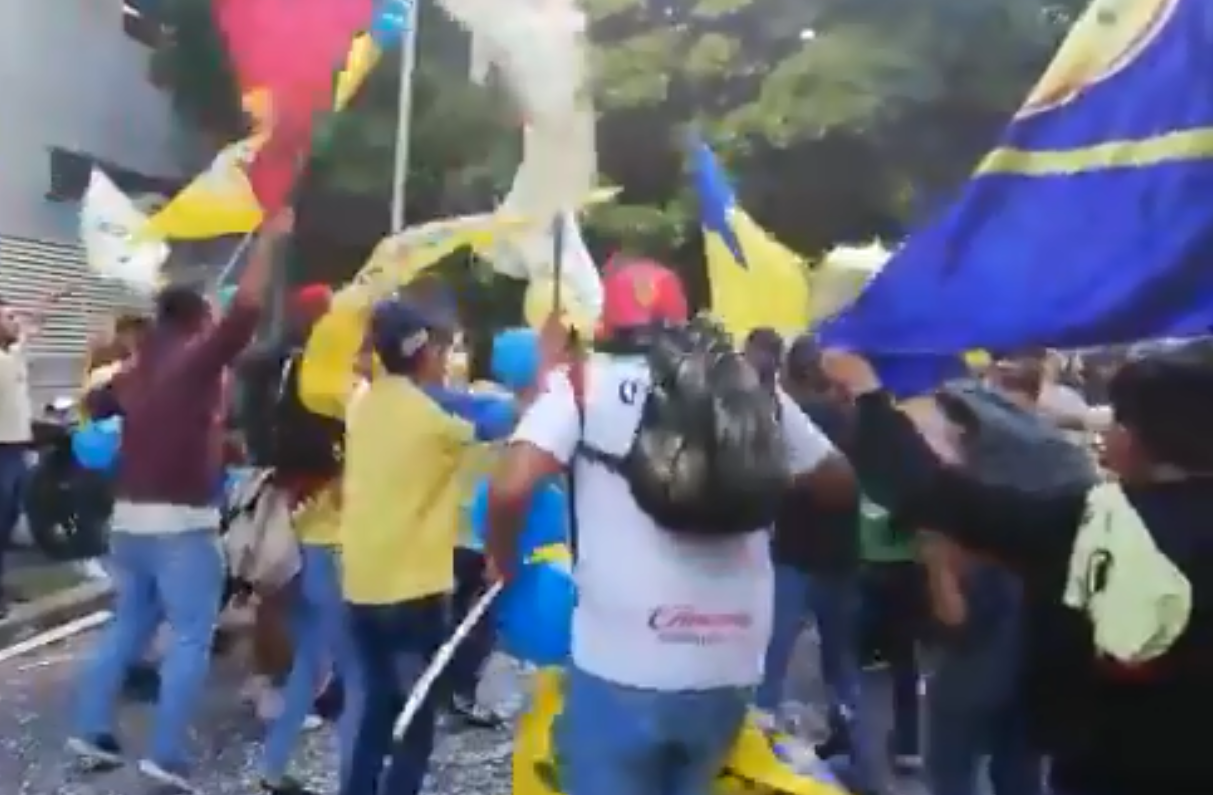 “Se la come, el Bofo se la come…”: El mensaje de la afición del América para Bautista