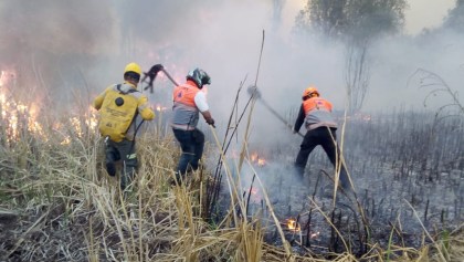 ¡Otra vez! Se reporta incendio en pastizal de Xochimilco, en la Ciudad de México