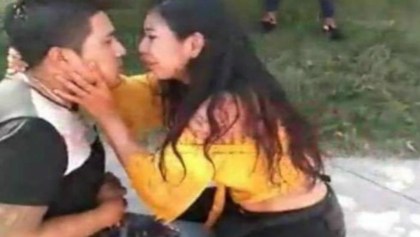 Mujer apuñala a su novio y le pide perdón con besos y abrazos