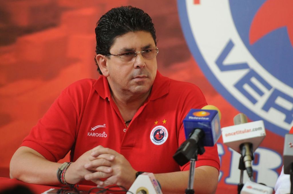 Tras su descenso, estadio y nombre del Veracruz pasaría a ser propiedad del gobierno