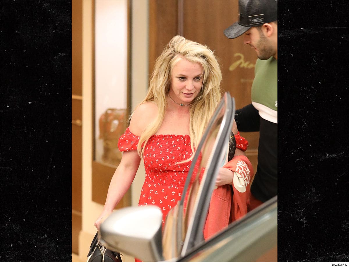 ¿Britney pelona otra vez? Captan a Britney Spears saliendo del centro de salud mental