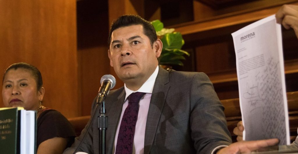 CIUDAD DE MÉXICO, 25MARZO2019.- Alejandro Armenta Mier, senador con licencia de Morena y aspirante a la gubernatura de Puebla, continúa presentando supuestas pruebas que descalifican el proceso interno del partido para elegir su candidato a gobernador de Puebla, que a la postre fue designado Luis Miguel Barbosa.