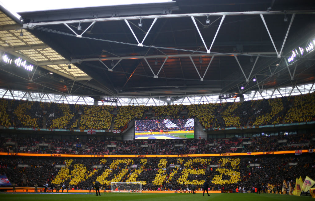 Fanático de los Wolves comenzó batalla campal con fans del Watford; terminó golpeado