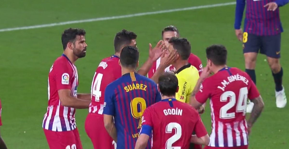 En imágenes: Las acciones de Diego Costa que provocaron su expulsión contra Barcelona 