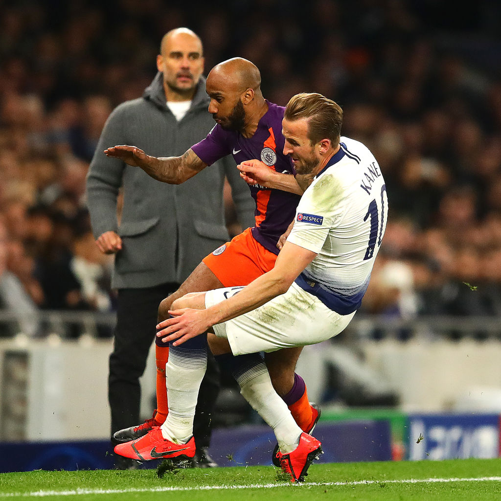 En imágenes: La dolorosa lesión de Harry Kane ante Manchester City