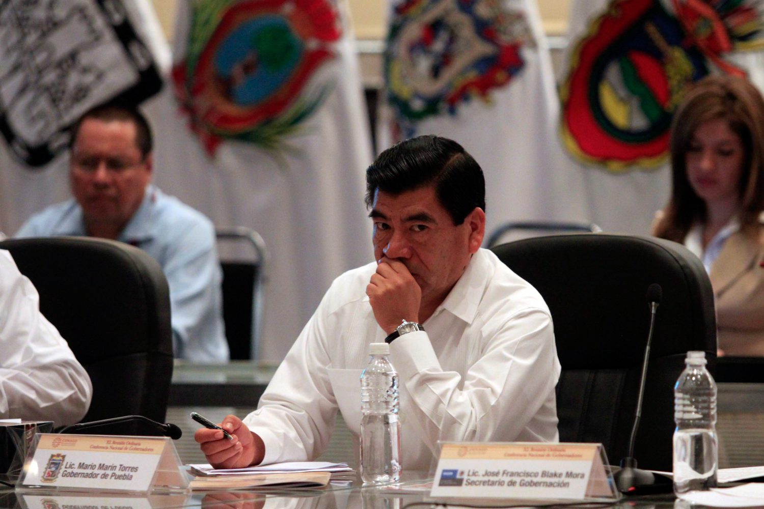 BOCA DEL RêO, VERACRUZ., 23NOVIEMBRE2010.- Mario Marn, gobernador de Puebla durante la Reunin Plenaria de la Conferencia Nacional de Gobernadores, en dicho evento participaron veinticinco mandatarios de diversos estados de la Repblica, los gobernadores dialogaron por espacio de dos horas de temas relevantes para el Pas, para la reunin del siguiente ao se eligi de manera unnime al estado de Nuevo Len quien fungir como anfitrin de la misma.