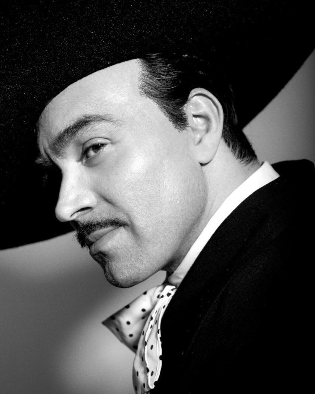 Omar Chaparro como Pedro Infante