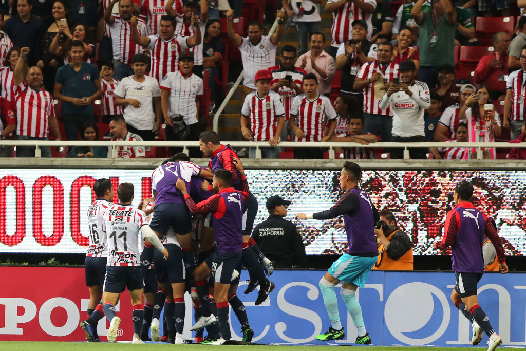 Tras la victoria de Chivas frente a León, Tomás Boy ya puede ‘salir sin miedo’ a la calle