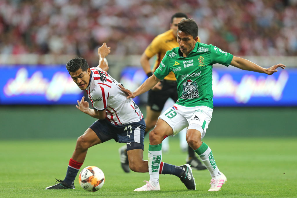 Tras la victoria de Chivas frente a León, Tomás Boy ya puede ‘salir sin miedo’ a la calle