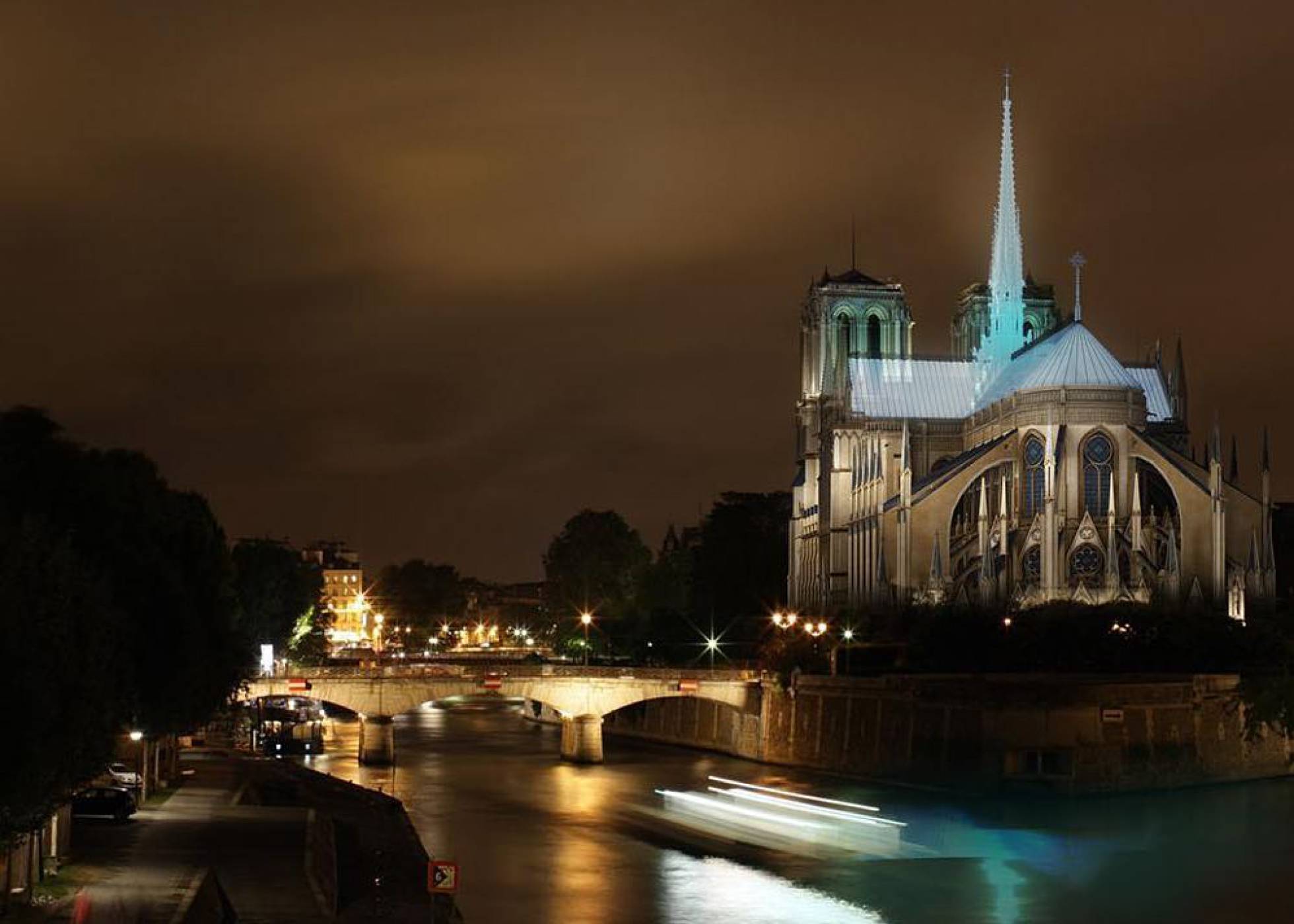 Las propuestas más extravagantes para reconstruir Notre Dame