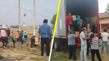 Habitantes del Edomex ayudan a conductor de tráiler volcado a recoger su mercancía