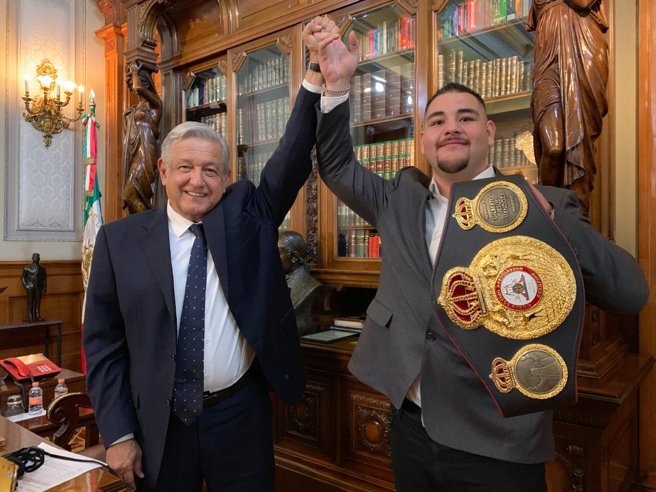 En imágenes: Así fue la visita de Andy Ruiz a AMLO en Palacio Nacional