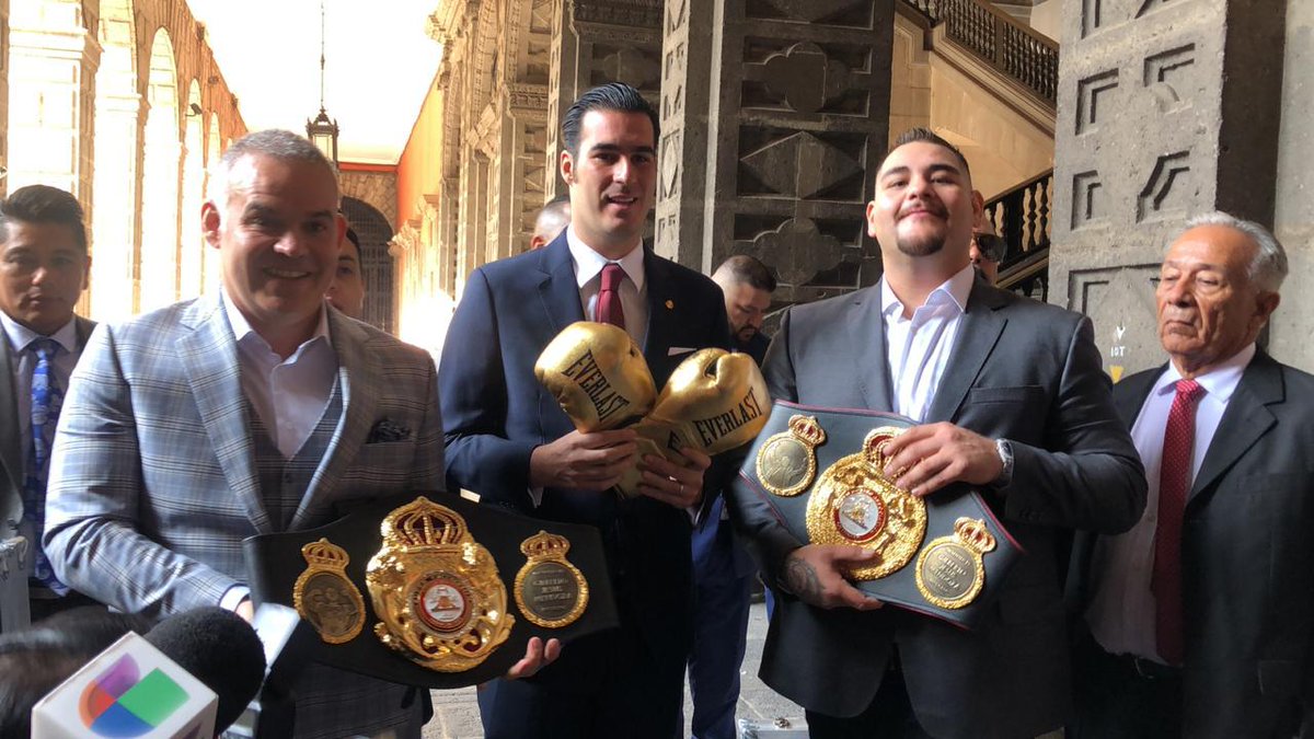 En imágenes: Así fue la visita de Andy Ruiz a AMLO en Palacio Nacional