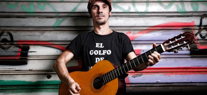 ¡Manu Chao está de regreso luego de 2 años con "Bloody Bloody Border"!