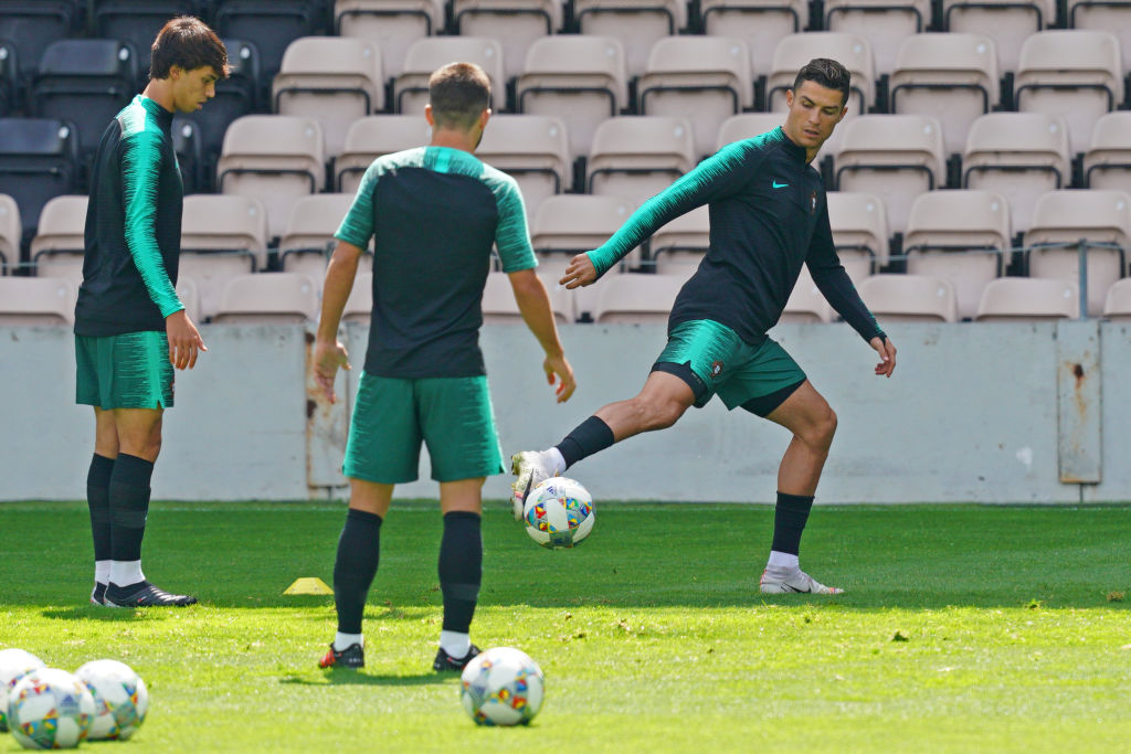 Cristiano Ronaldo ‘frenó’ el autobús de Portugal para cumplir el sueño de un niño 