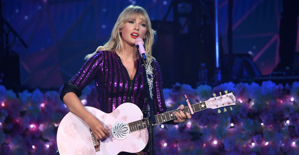 Taylor Swift tocando en vivo su disco 'Lover'