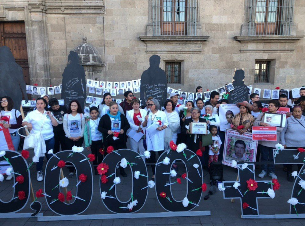 desapariciones-forzadas-manifestación-palacio-nacional